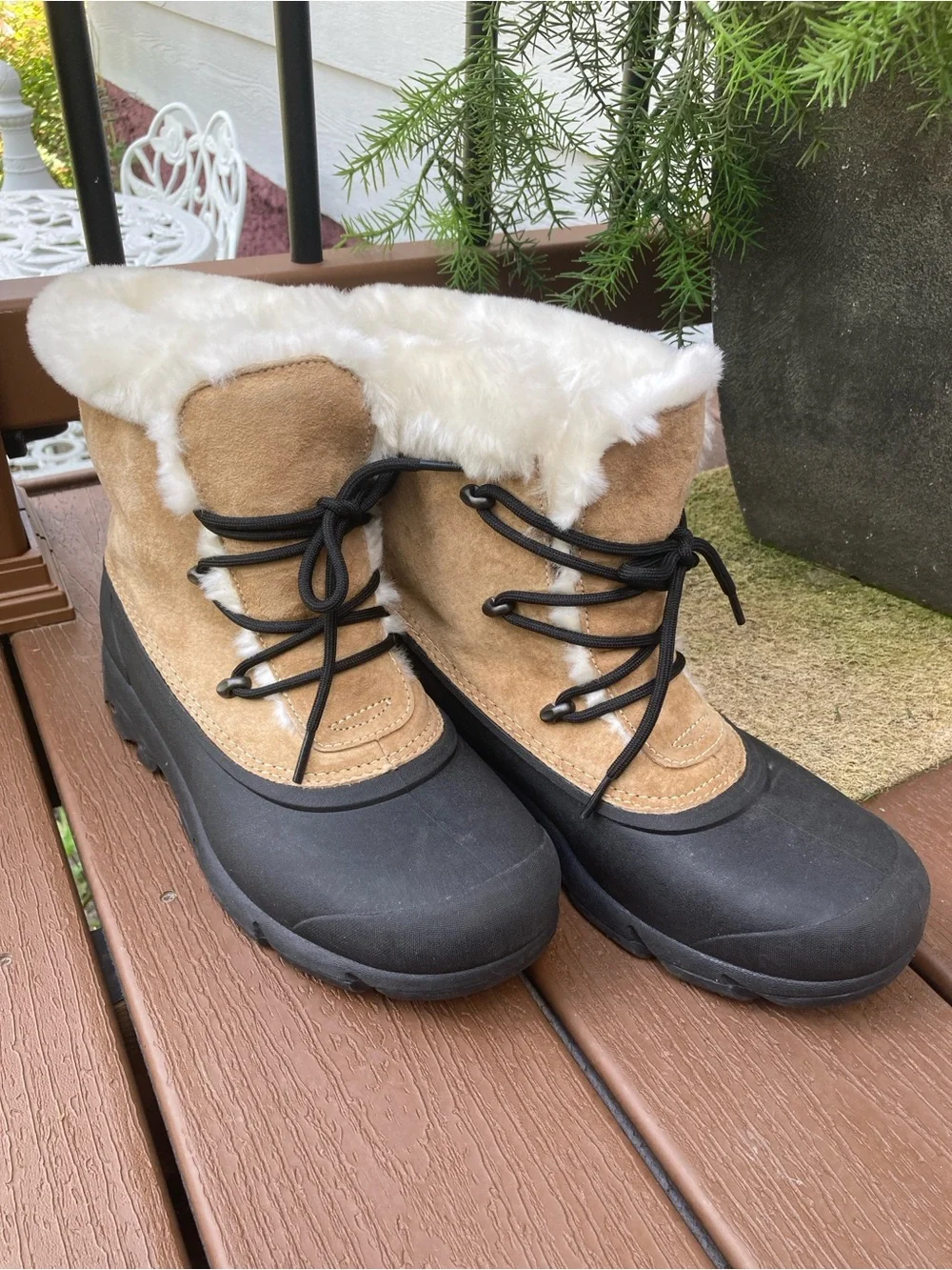 Sorel Size 11 Snow Angel Lace insulated winter boots